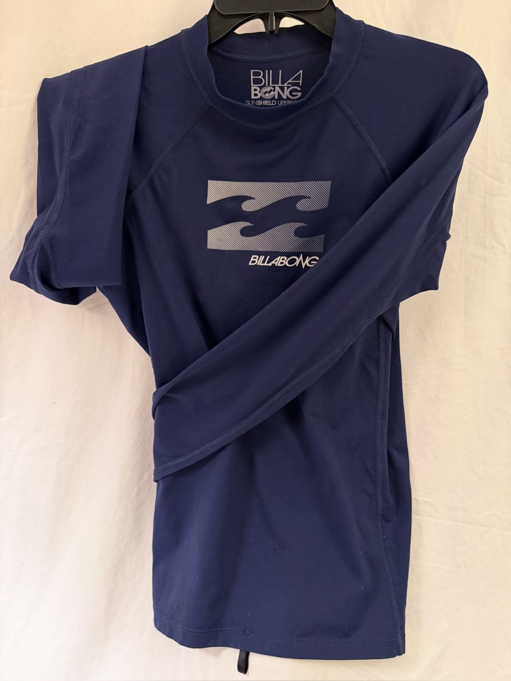 Billabong sun shield top in a great blue size Large